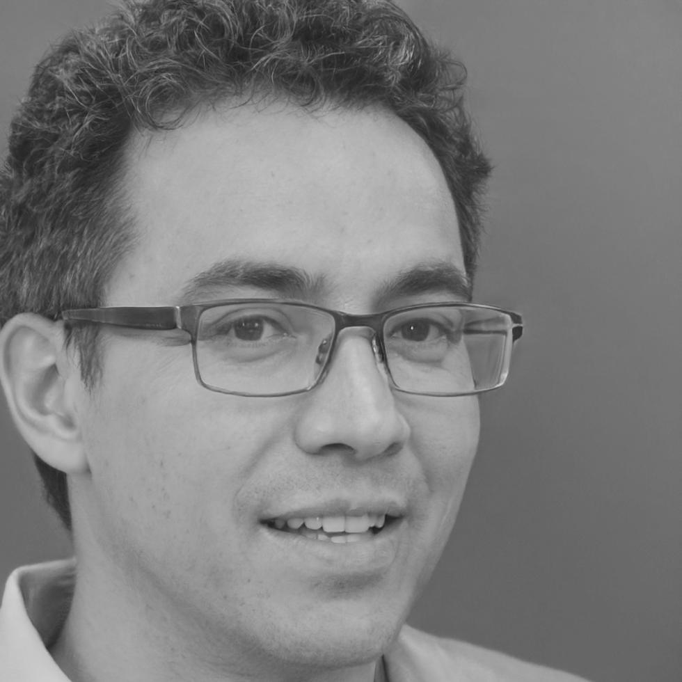 SEO içerik yazarlığı eğitmeni Deniz Kılıçoğlu