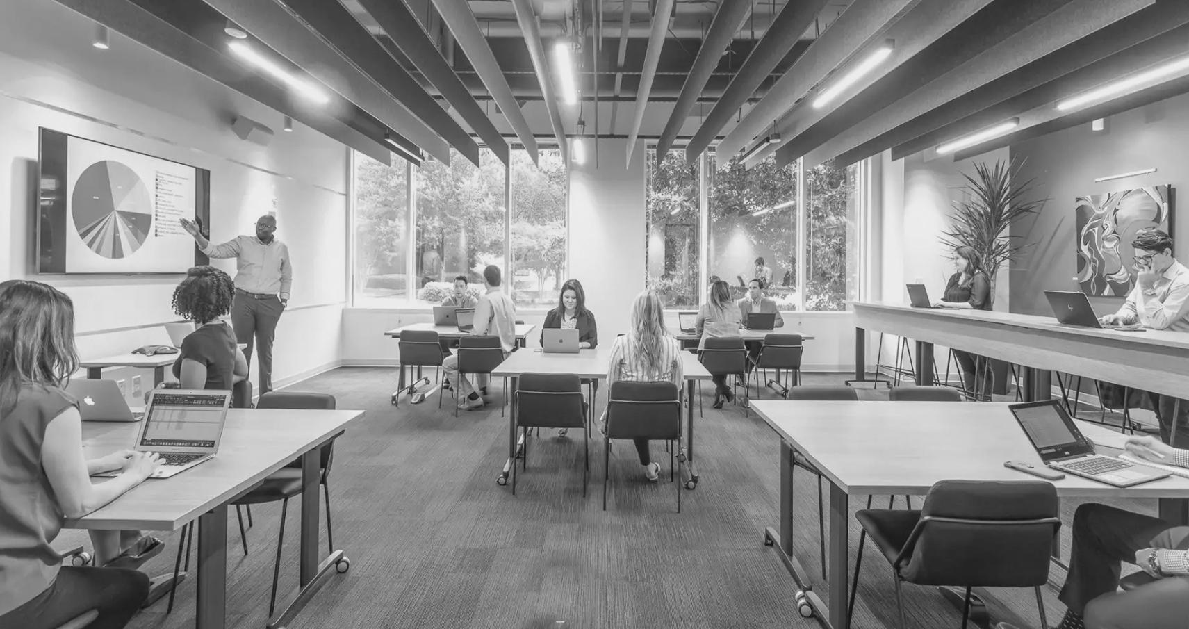 SEO içerik yazarlığı eğitim materyalleri ve çalışma ortamı